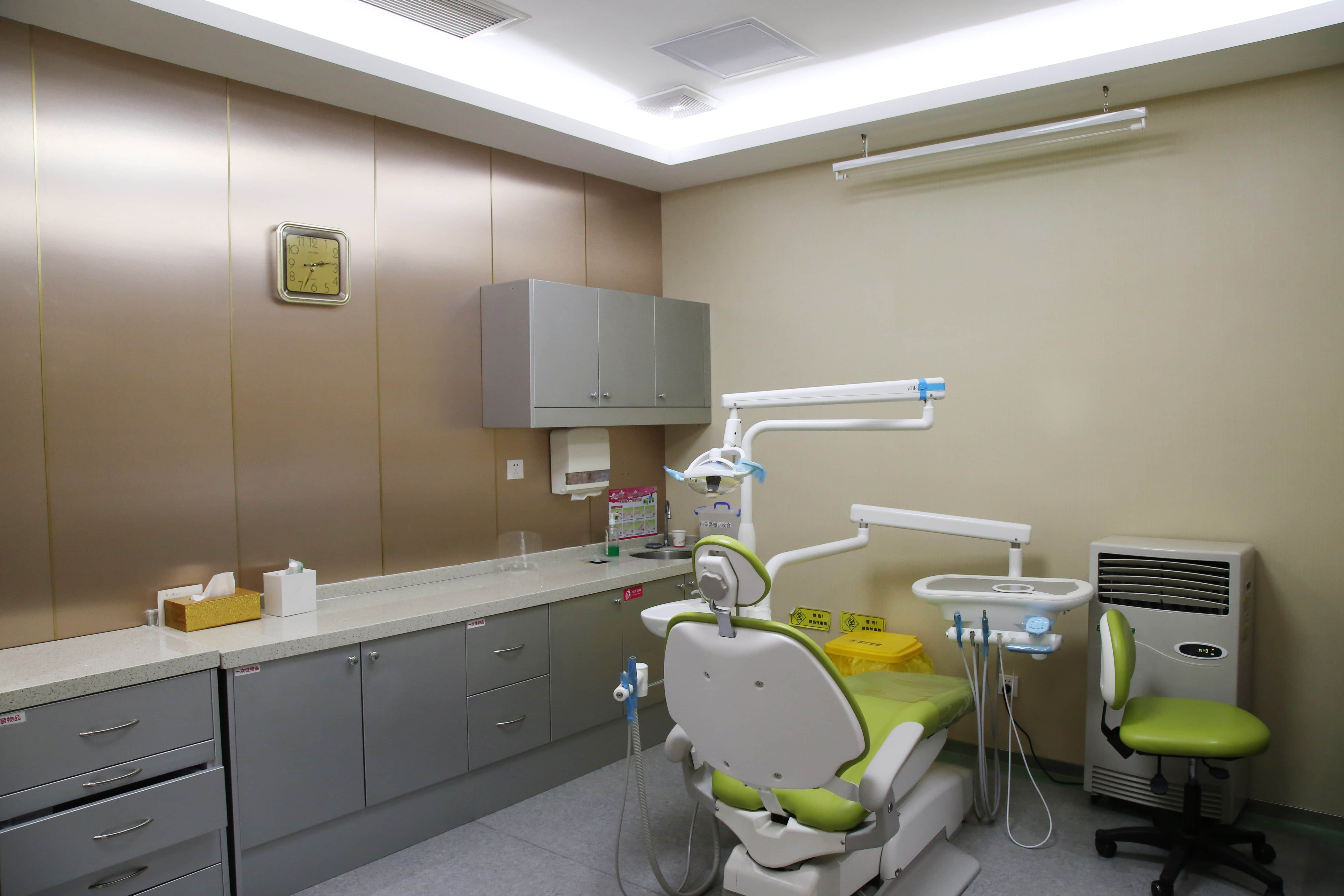 爱康健口腔5楼诊间
